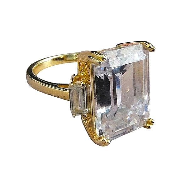 Stunning FZN 925 Gold-Plated Emerald Cut Statement Ring โ Size 6 - Picture 4 of 10